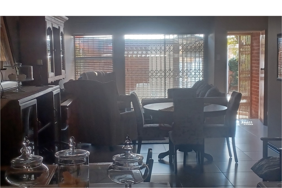 3 Bedroom Property for Sale in Naudeville Free State
